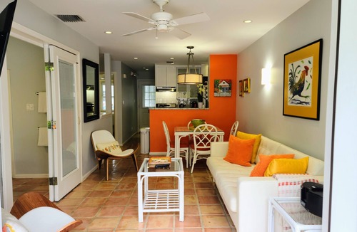 Truman Annex Condo | Old Town 2 Bicycles, Grill, WiFi, 1st Floor, Pool! Rent 30 days get 20% discount