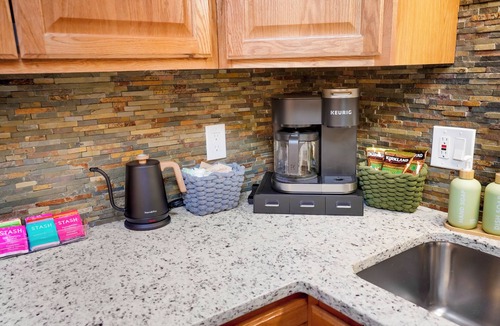 Denver House | Olde Town Arvada Cowboy Den, 420 Hot Tub, Bball, Firepit & Bar!