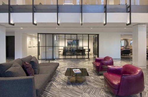 Shawmut Apartment | On-site Theater! 1BR | W/D | Desk | WiFi | Downtown Boston