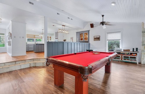Wimberley House | On the Creek, Sleeps 10, Close to Town - Perfect Wimberley Escape