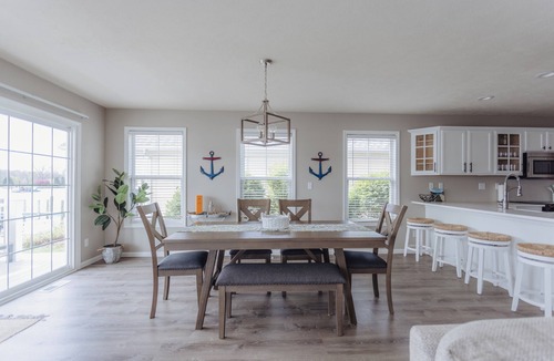 Saint Joseph House | On The River, Assn Pool & Hot Tub, Water Taxi in Summer