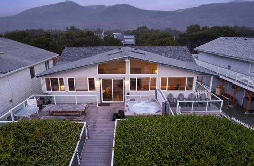 Rockaway Beach House | Once Upon a Tide