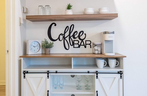 North Loop House | One Bedroom Cottage in North Loop