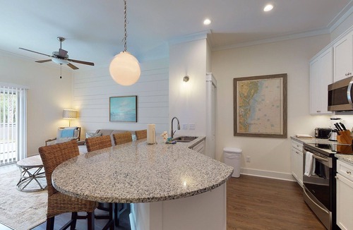 King City Condo | One bedroom condo w/pool in the SSI Village area Unit 2206
