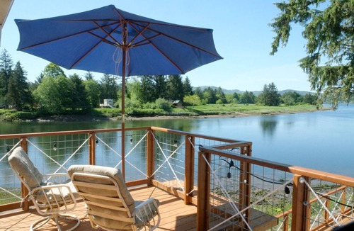 Nehalem House | Otter Run Nehalem River - on the banks of the Nehalem River near ocean beaches