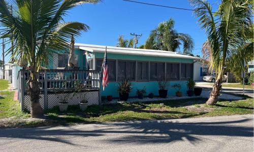 Bradenton Beach House | Our Little Piece of Paradise at Pines Park