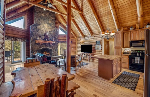 Berkeley Springs Cabin | Overlook at Sleepy Creek -secluded, creek access, grill, wifi, deck, game room