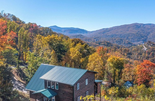 Gatlinburg Cabin | Overlooking Adventure by Jackson Mountain Rentals