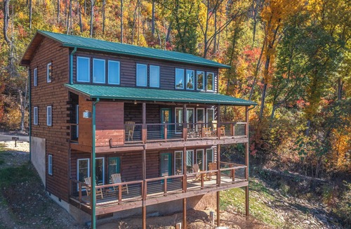 Gatlinburg Cabin | Overlooking Adventure by Jackson Mountain Rentals
