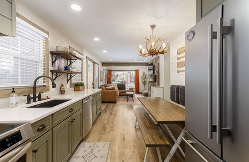 Lake Orion House | Paddler's Paradise: Serene Lake-Front Retreat in Lake Orion, MI