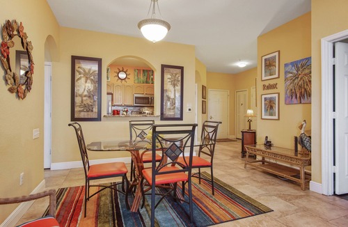 Windsor Hills Condo | Palm Tree Paradise! Bright Tropical Fun with “Frozen” Bedroom - 3 mi from WDW