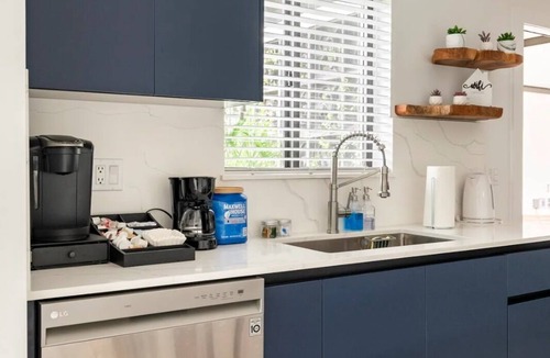 Coral Terrace House | Papas Villa Duplex Centrally Located in Miami. Both units included.