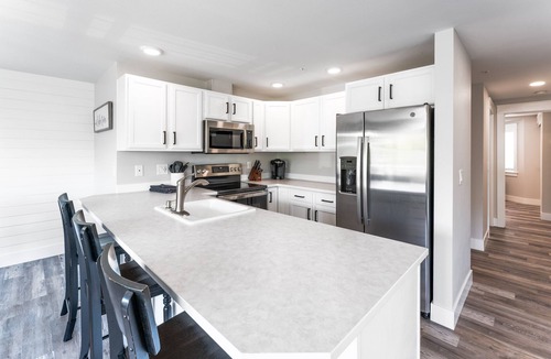 Chelan Condo | Park Pointe A201 - Community Pool/Hot tub