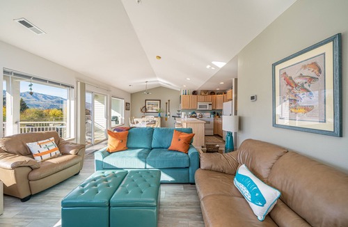 Chelan Condo | Park Pointe A301 - Community Pool/Hot tub