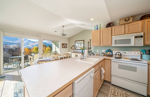 Chelan Condo | Park Pointe A301 - Community Pool/Hot tub