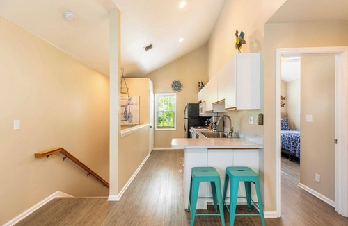 Truman Annex House | Parrot Perch by Avantstay Old Town Key West w/Shared Pool Week Long Stays Only