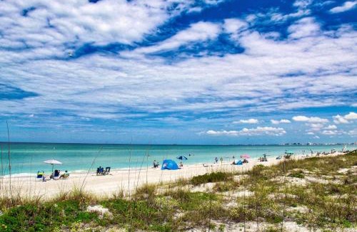 Pass-a-Grille Historic District House | Pass a grille Gulf Way Beachfront 13