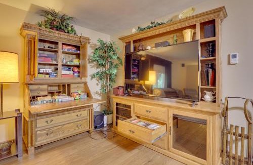 Carrollton House | Peaceful Carrollton Retreat with Deck and Fire Pit!