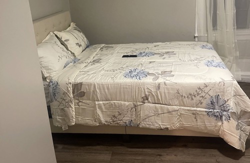 Elmhurst Apartment | Peaceful location, Ideal for Families & Students
