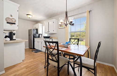 Fayetteville Apartment | Peaceful & Quiet In Country Setting Only 10 Miles From The Hustle And Bustle Fun