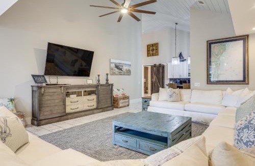 Demere Park House | Peaceful St Simons Island Home 1 Mi to Pier!