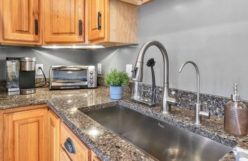 Coal Creek Canyon House | Peaceful Wooded 2-bedroom Family Friendly Modern Retreat - 30 Day+ Stay Only