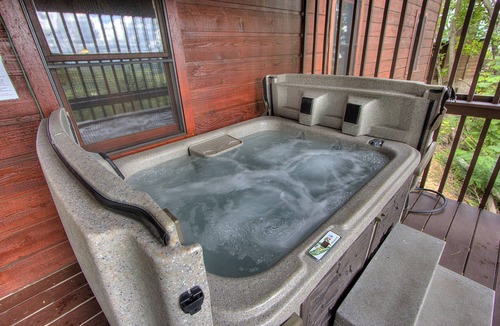 Gatlinburg - Pigeon Forge House | Peek-A-View Affordable Family Cabin In Wears Valley in Dogwood Farms