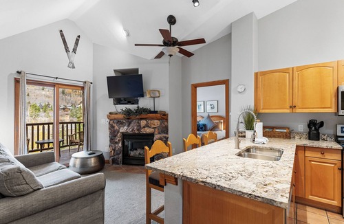 Mountain House Condo | Penthouse Condo w/Spacious Balcony for Beautiful Views, 5 mins to Base Area!
