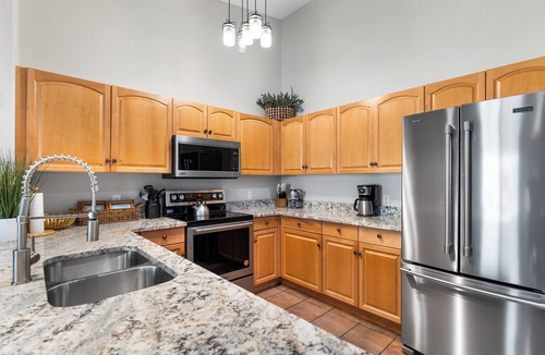 Mountain House Condo | Penthouse Condo w/Spacious Balcony for Beautiful Views, 5 mins to Base Area!