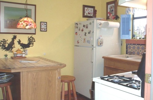 Vecinos Del Bosque House | Perfect Casita for Two; 5 min from Old Town
