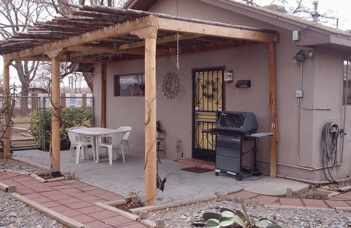 Vecinos Del Bosque House | Perfect Casita for Two; 5 min from Old Town