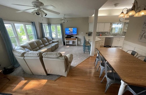 South Haven House | Perfect for Family - HEATED POOL thru early Oct, WALK to Downtown/Beach, HOT TUB