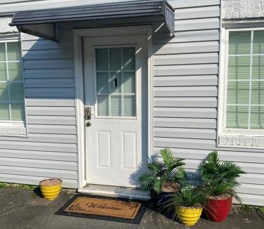 Pilot Mountain Apartment | Perfect in Pilot Mtn-Unit 1 Walk to Downtown!