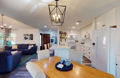 Demere Park Condo | Perfect Island, Perfect Vacation in our newly renovated Harbour Oaks, Unit #214.
