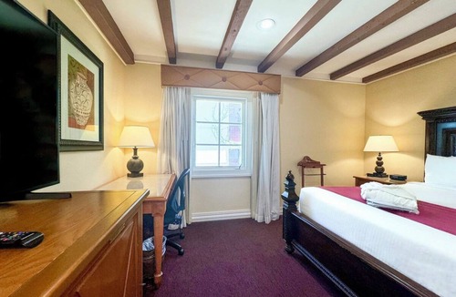Western Division Hotel | Perfect Laredo 2-Unit Stay w/Historic Style, Scenic Views & Top Dining Nearby