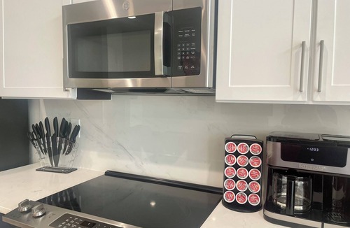 Deep Ellum Apartment | Perfect Location! Skyline View!nGym/Free Parking/Newly Renovated Pool