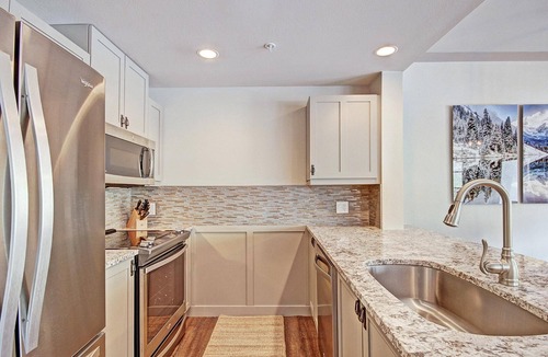 Copper Mountain Village Condo | Perfect Passage To Copper Mountain with available hot tub! PP327