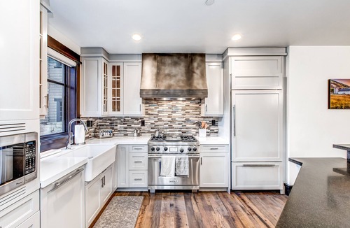 Empire Pass Condo | Perfect Ski-in/Ski-out Luxury W/Shared Hot Tubs, Mtn Views, Balcony & Fast WiFi