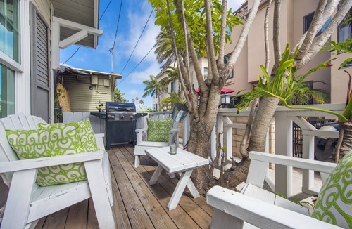 Mission Beach Cottage | Perfection! Beautiful fully remodeled cottage w/AC, view, and steps to the sand!