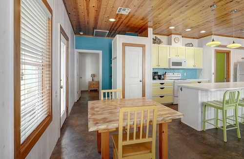 Port Aransas House | Pet friendly, 2 heated community pools, gated community, near the beach!