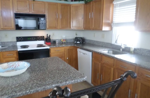 Gold Coast Condo | Pet Friendly 4 Bed 2 Bath Condo Just Behind Beach Front in Ocean City, NJ!