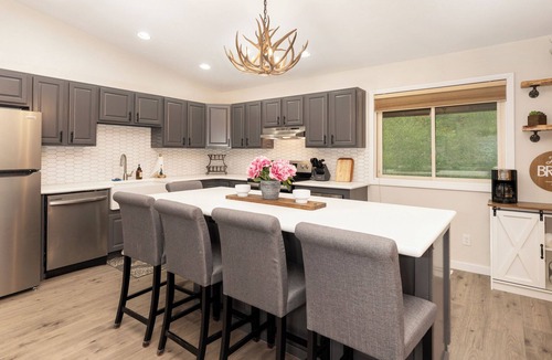 Grand Lake House | Pet Friendly, 4 Bedrooms + Game Room - Easy Walk to Lake Granby & Beacon Landing Marina