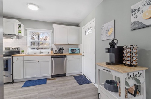 Lupton City House | Pet Friendly/4 BR/2 Game Rooms w/Pool Table & Xbox, 10 Min to Downtown, Sleeps 8