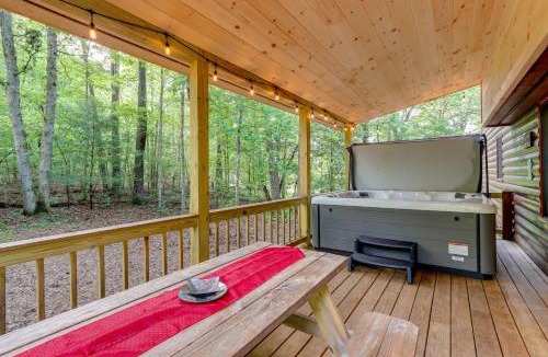 Mineral Bluff House | Pet-Friendly Cabin with Hot Tub in Mineral Bluff!
