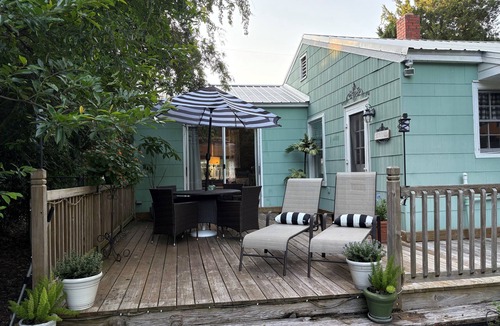 Kings Terrace House | Pet friendly Cottage with fenced yard!