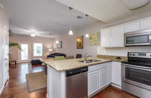Corpus Christi House | Pet-Friendly Coastal Getaway with Heated Pool and Playground