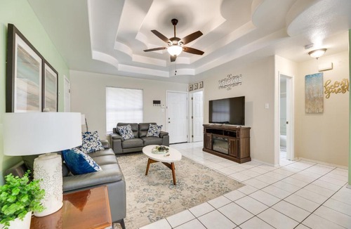 Edinburg Apartment | Pet-Friendly Edinburg Apartment with Pool Access!