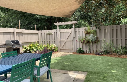 Charleston House | Pet friendly-fenced in yard. Centrally located! Great WiFi!