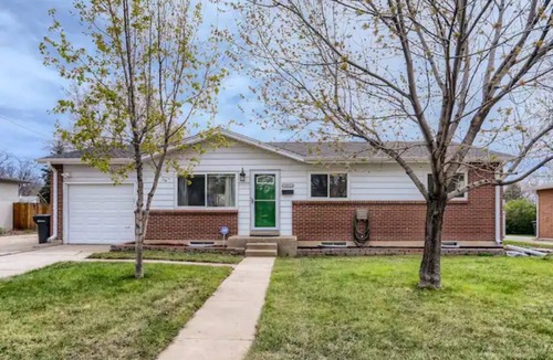 Alta Vista Area House | Pet friendly house near mountains, ski resorts with 4bds/3baths, office & patio