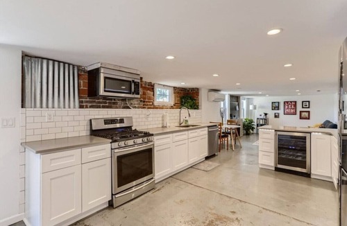 Cole Condo | Pet Friendly I Remodeled I Near RiNo | Sleeps 7